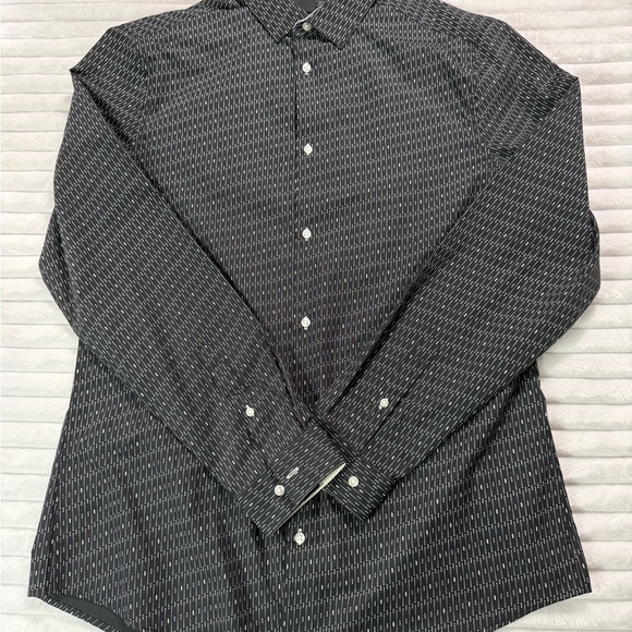H&M Other - H&M Black and White Patterned Casual Shirt